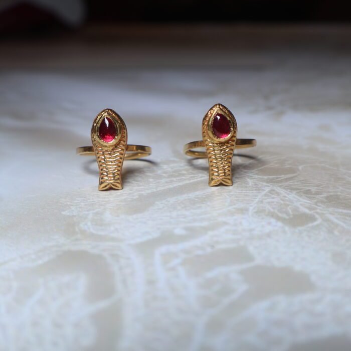 TOE RING